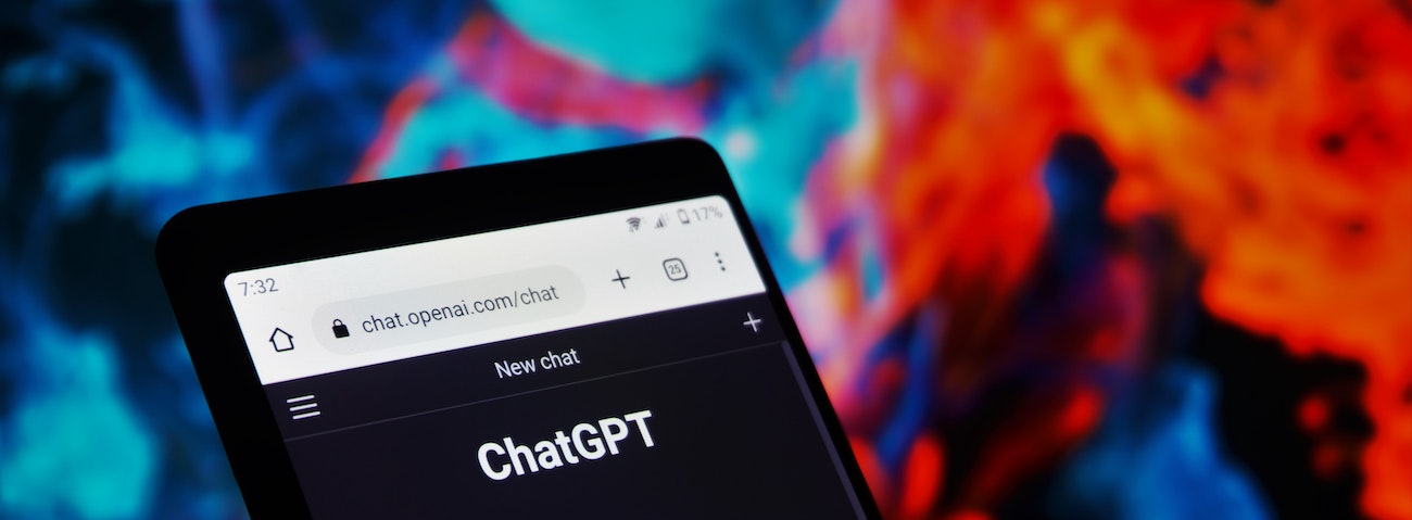 AI: Chat GPT vs. Google Bard battle.